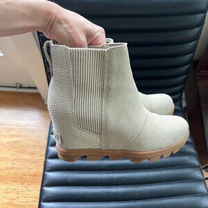 Sorel Joan of Arctic Wedge II Chelsea (size 6) boots